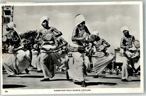 Kandy Tracht Tanz
