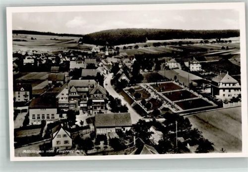 75378 W7263 Möttlingen , Württ 1938 Foto AK Fliegeraufnahme des Ortes mit der Blumhardtkirche