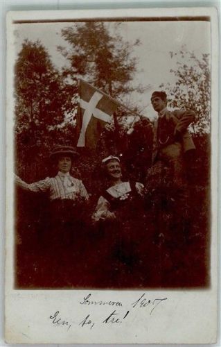 Broager 1908 Drei Urlauber mit dänischer Fahne Ort lt. Stempel
