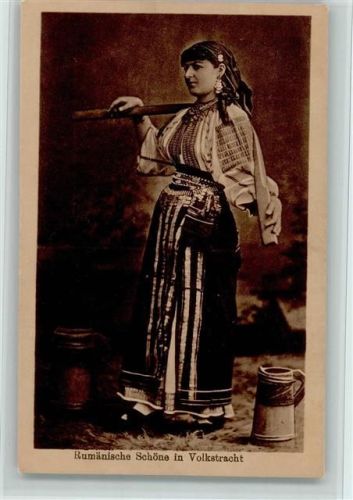 Rumänische Schöne in Volkstracht