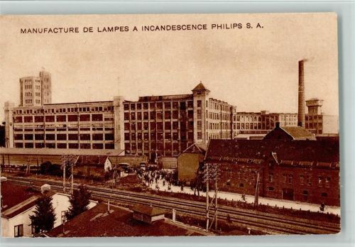 Fabrik der Firma Philips , qualmender Schornstein AK