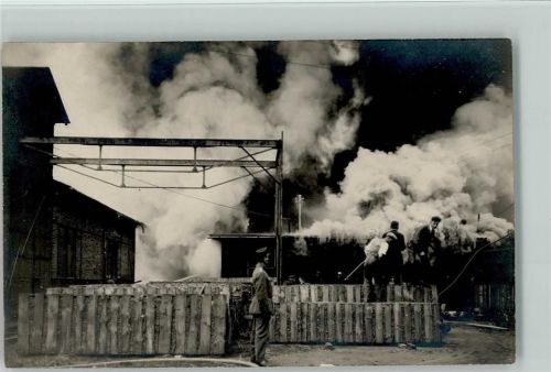 Haus brennt - Feuerwehr im Einsatz Foto ca 1930 AK