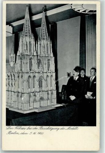 Köln Altstadt-Nord 103 1933 Der Führer besichtigt in Berlin ein Modell des Kölner Doms aus Streichhölzern Fotograf Hoffmann