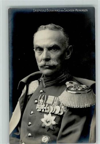 erbprinz Bernhard in Uniform mit Orden geschmückt, gute Erhaltung AK