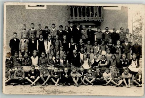 Laufen 1910 Gruppenaufnahme Kinder Lehrkraft um 1910 Ort lt. Fotograf
