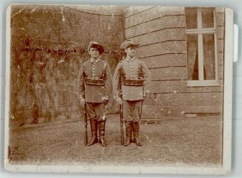 1909 Zwei Kolonialsoldaten in Uniform Foto KEINE AK