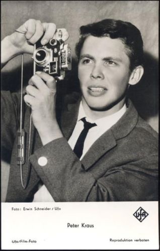 um 1950/60 Peter Kraus mit Fotoapparat.,UFA