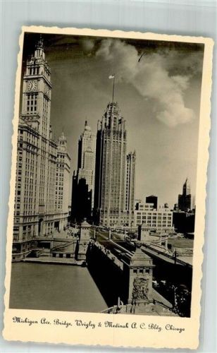 Chicago Wrigley und Medinah Building Michigan Ave.