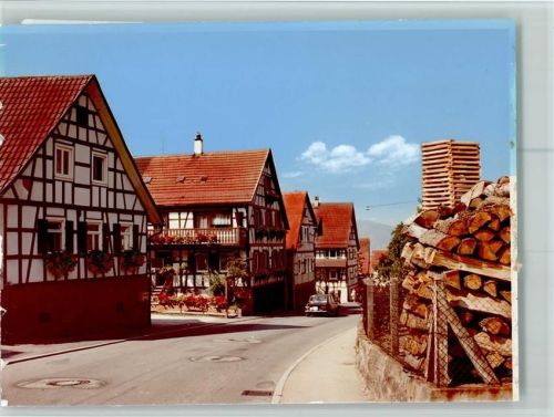 Loffenau Geranienkästen am Fachwerkhaus