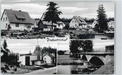 Industriehof Fluss Brücke Baum Haus Kirche
