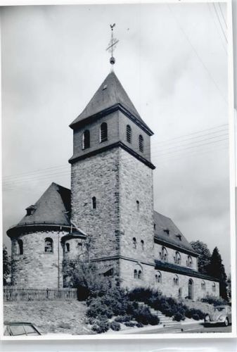 Neuenhain Foto Kirche Auto Baum