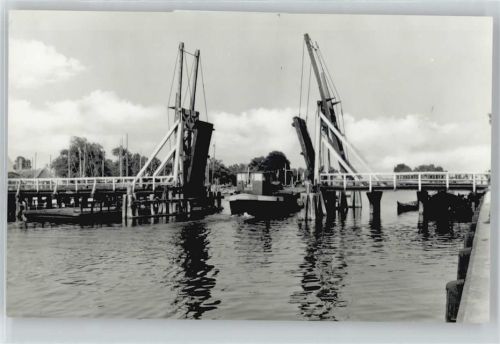 Greifswald Wiecker Brücke, Schiff