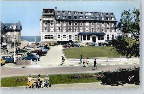 Blonville-sur-Mer La Place et le Grand Hotel