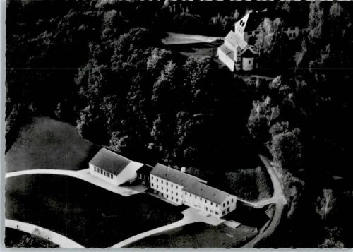 Erdweg Fliegeraufnahme, Kirche, Haus Petersberg