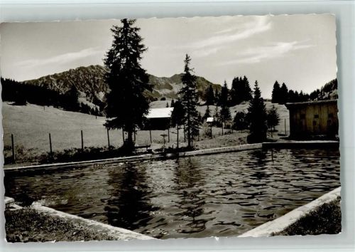 Unterjoch Schwimmbad mit Iseler
