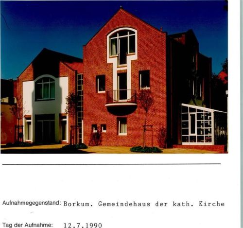 Borkum Gemeindehaus der Kath. Kirche Foto montiert auf Karton