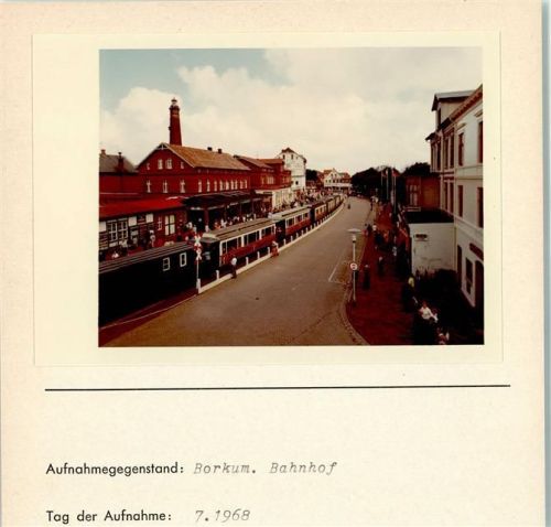 Borkum Bahnhof Foto montiert auf Karton