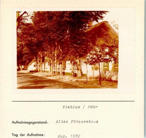 Nieblum Altes Friesenhaus Foto montiert auf Karton