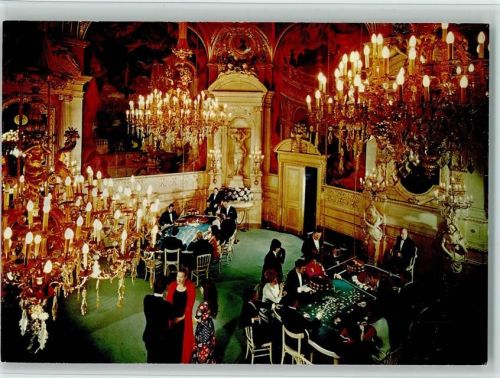 Baden-Baden Casino Innenaufnahme Salle Louis XIII Grüner Saal Kronleuchter Roulette