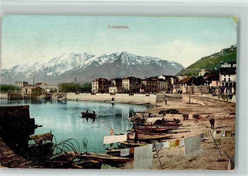 Locarno Uferansicht Wäscheleinen Fischerboote