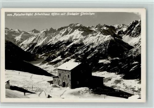 Patscherkofelhaus Stubaier Gletscher Winteraufnahme