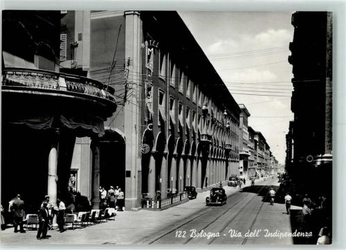Bologna Via dell' Indipendenza