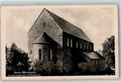 Borna Kunigundenkirche mit Ehrenhain