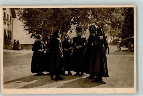 Buchenberg Frauen in Trachten