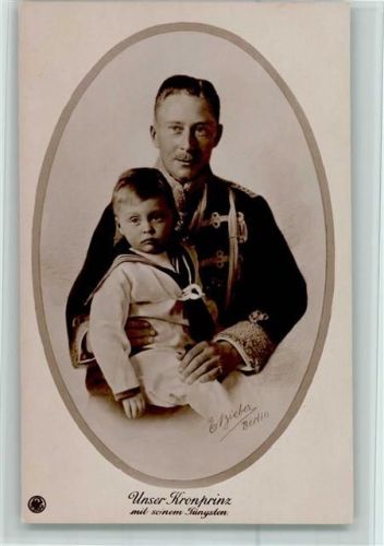 Photo Bieber - Unser Kronprinz mit seinem Jüngsten AK Adel Kronprinzenpaar Foto AK