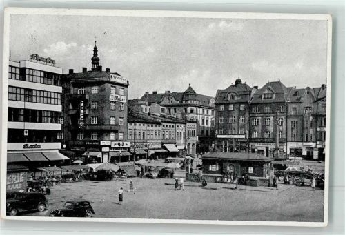 Ostrava Hauptplatz Marktszene Oldtimer