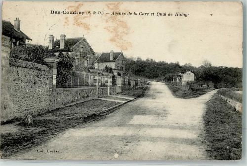 53940 Le Genest-Saint-Isle Gebrauchsspuren Avenue de la Gare et Quai de Halage