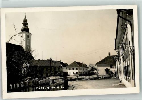 4063 Hörsching Gebrauchsspuren mit Pfarrkirche