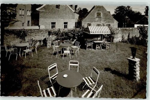 97353 W8714 Wiesentheid FOTO KEINE AK Gasthaus Krone Ort handschriftlich