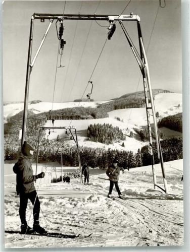 Nußbach Winter Geutsche Schlepplift Skifahrer