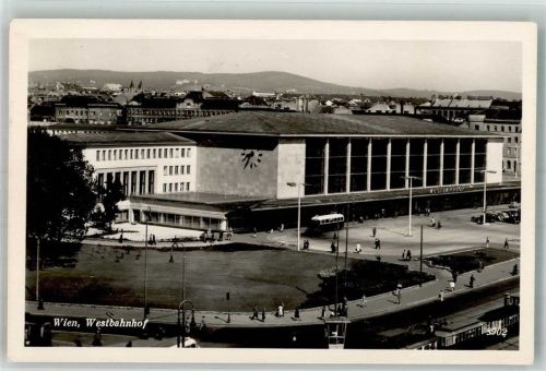 Wien 1954 West- Bahnhof Omnibus Straßenbahn