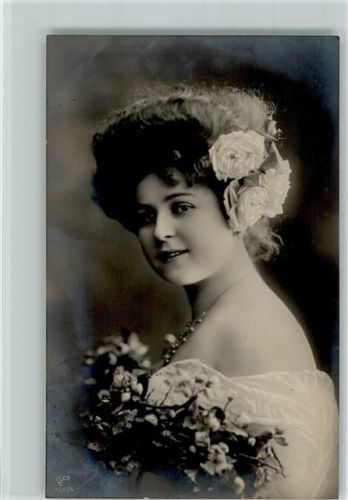 1908 Frauenschönheit, Blüten im Haar AK