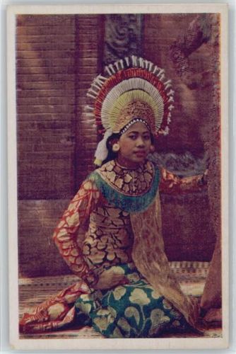 Ceylon - hübsche Frau mit Kopfschmuck