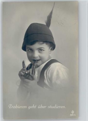 Lausbube mit einer Pfeife - Probieren geht über studieren Serie 891-4 Foto 1918 AK