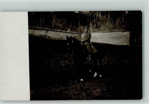 WK I Soldat auf einem Pferd Foto AK
