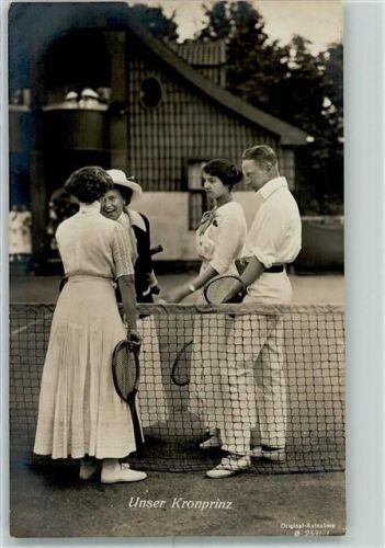 Unser Kronprinz auf dem Tennisplatz - Adel