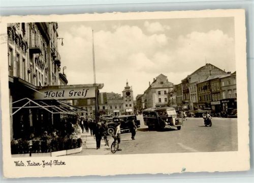 Wels 1941 Hotel Greif, Kaiser Josef Platz mit Omnibus , Fahrrad AK Gute Erhaltung