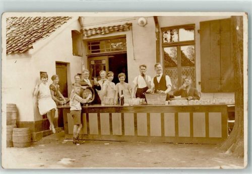 Lippstadt Gruppenaufnahme Festgesellschaft Theke Weinfaß Ort lt. FotografPrivatfoto AK