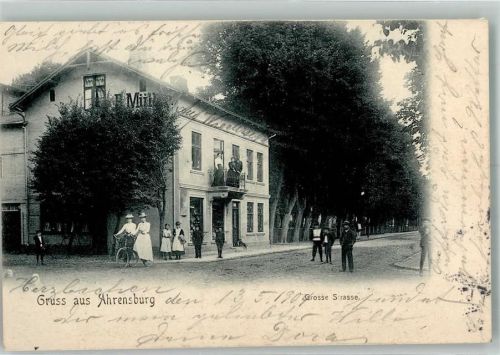 Ahrensburg 1904 Grosse Straße Radfahrerinnen