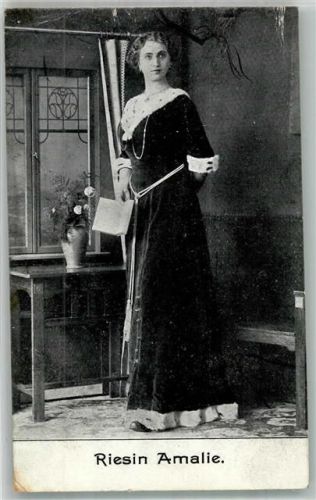 1910 - 1915 Frau Riesin Amalie