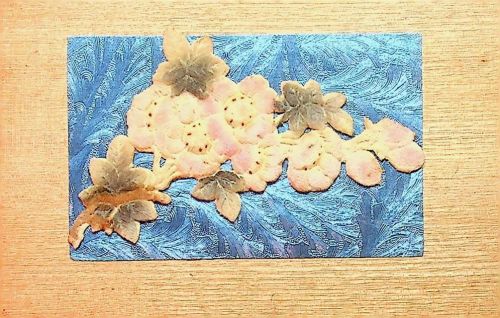 Funierauflage Blüten mit echtem Samt überzogen Holzkarte AK mit Stoff