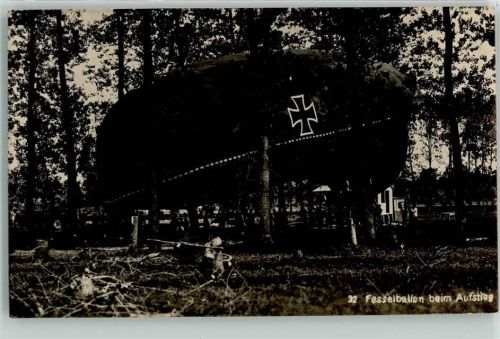 Militär WK I Fesselballon beim Aufstieg
