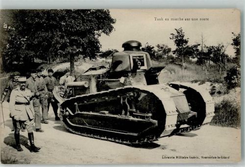 Tank en marche sur une route , Franzosen Soldaten Panzer (WK I)
