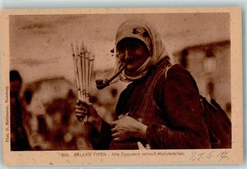 1917 Nr 895 Balkan Typen Alte Zigeunerin verkauft Holzutensilien