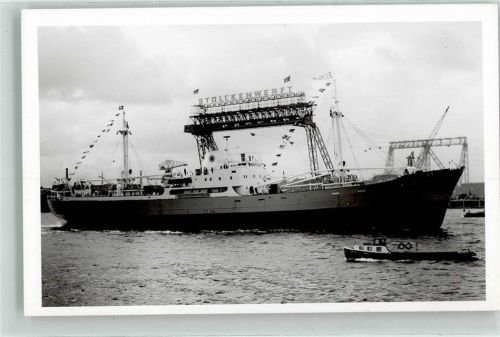 W2000 Hamburg Frachter Ciudad de Popayan vor Krananlagen der Stülckenwerft Ort lt. Fotograf Werft Foto AK