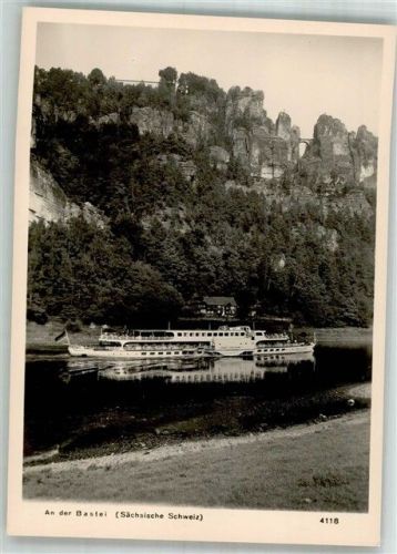Bastei Ellbeschiff Raddampfer unterhalb der Basteibrücke